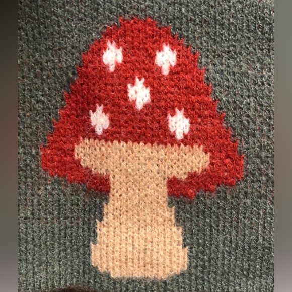 Mushroom Knit Halter Top - Picture 3 of 5